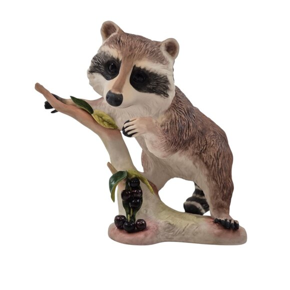 Cybis Raccoon Figurine 1965 Porcelain Wildlife Sculpture Vintage Art Signed - Picture 2 of 10